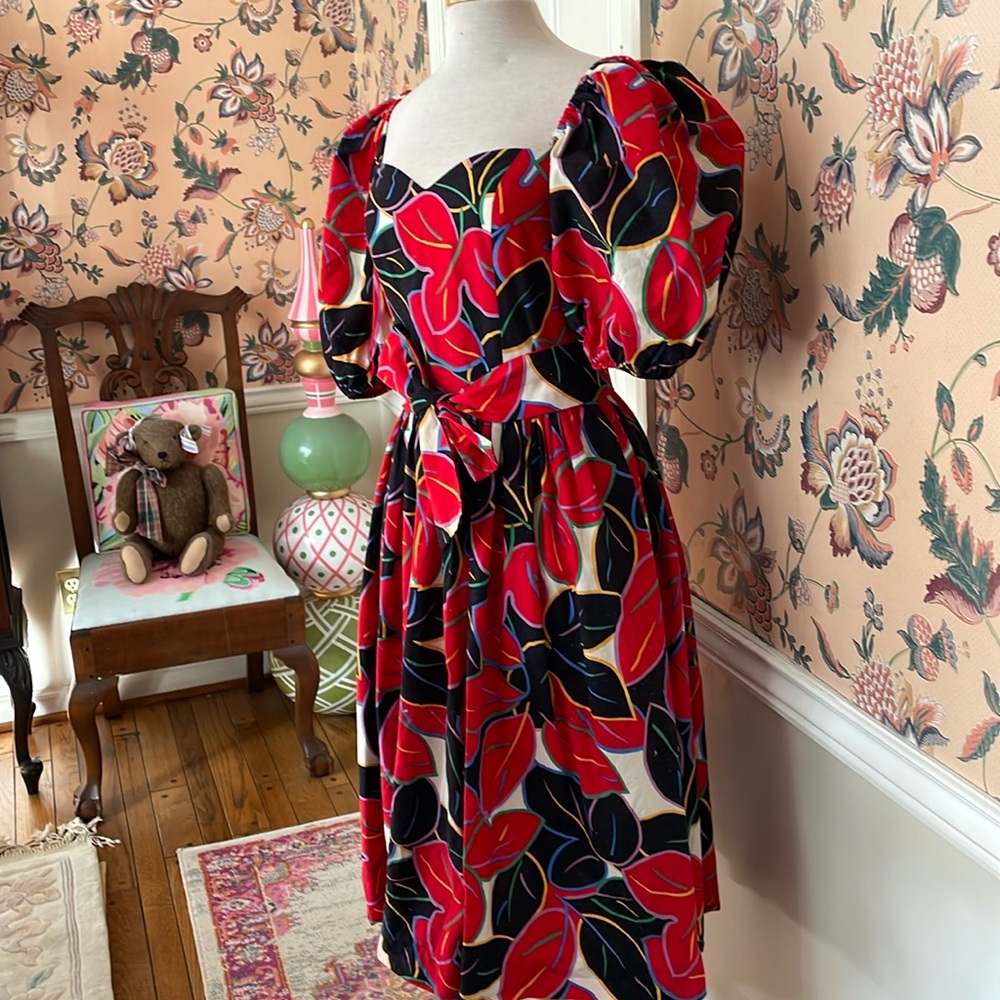 Horchow size 10 ladies 100% cotton dress for any occasion.